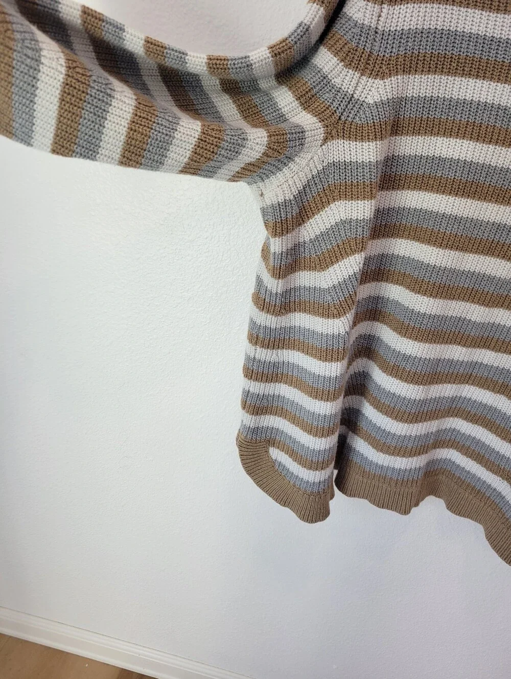 Lane Bryant Womens 22/24 Striped Crewneck Sweater Gray Tan White Loose‎ Fit